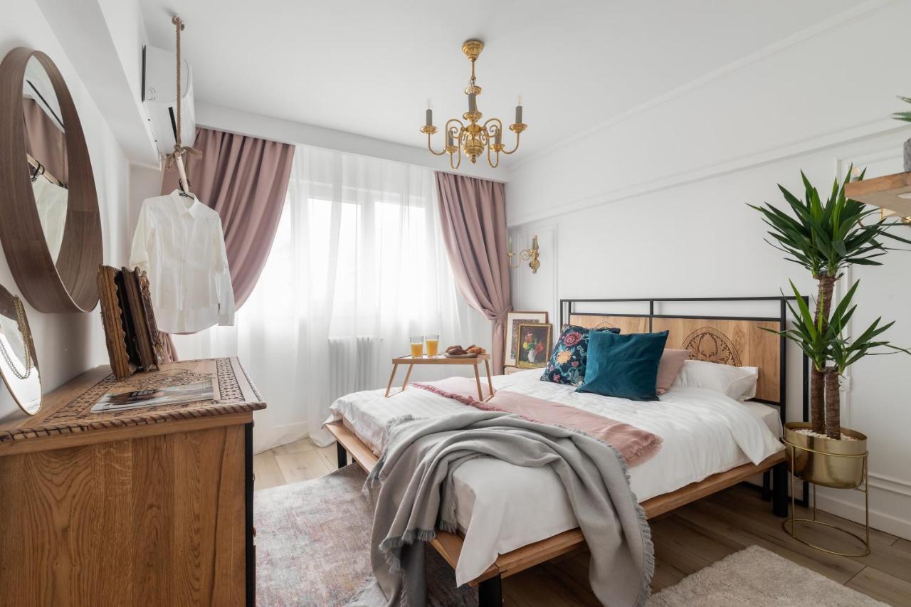 Eclectic 3 Bedroom Calea Victoriei By Urbanesq Бухарест Экстерьер фото