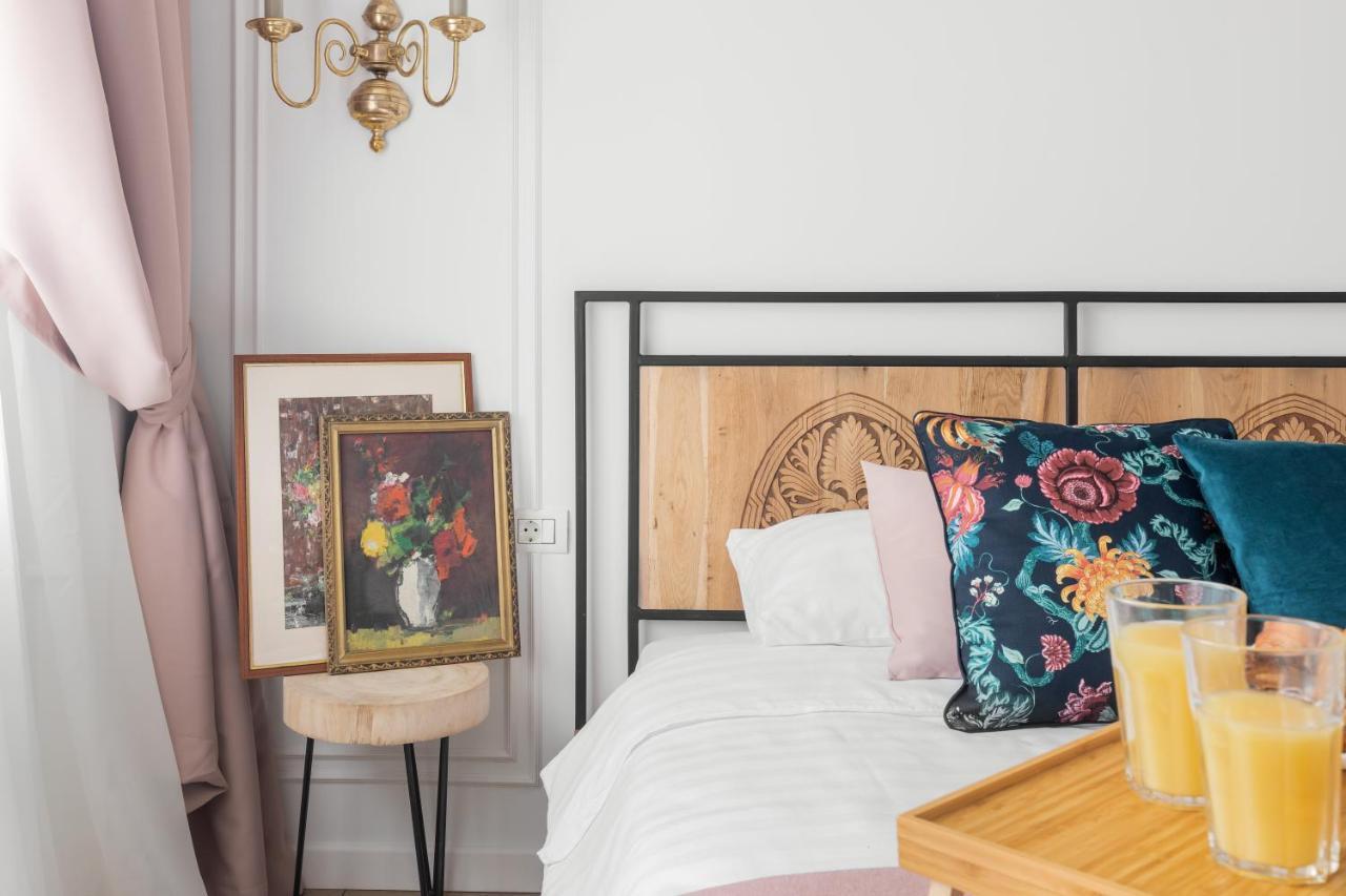 Eclectic 3 Bedroom Calea Victoriei By Urbanesq Бухарест Экстерьер фото