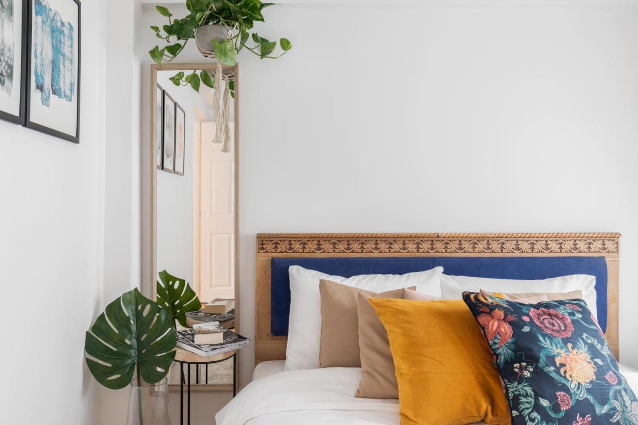 Eclectic 3 Bedroom Calea Victoriei By Urbanesq Бухарест Экстерьер фото