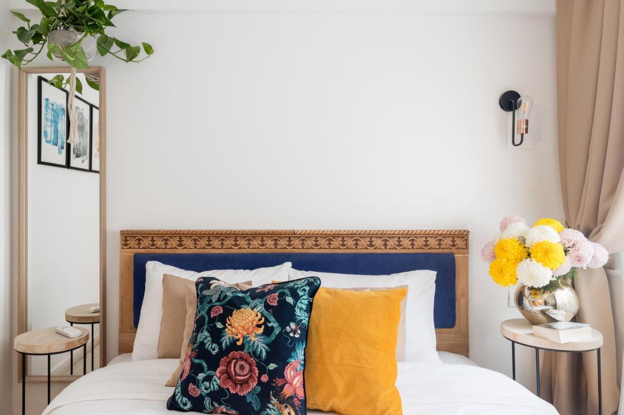 Eclectic 3 Bedroom Calea Victoriei By Urbanesq Бухарест Экстерьер фото